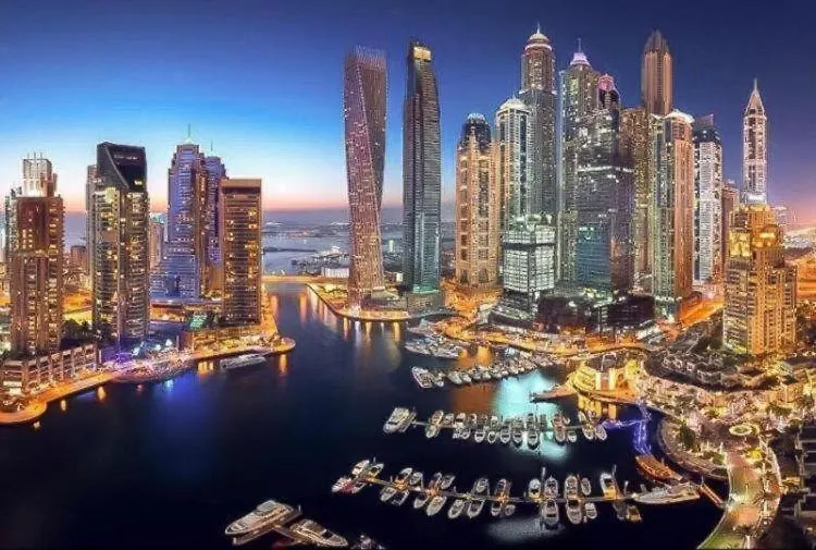 Royal Marina Inn location
